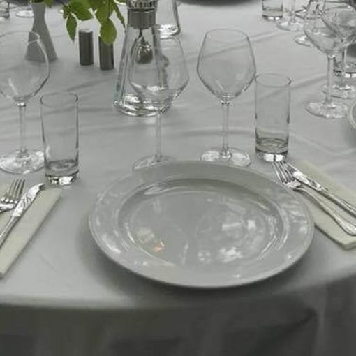 Lej rund hvis tallerken hos VIP Teltudlejning