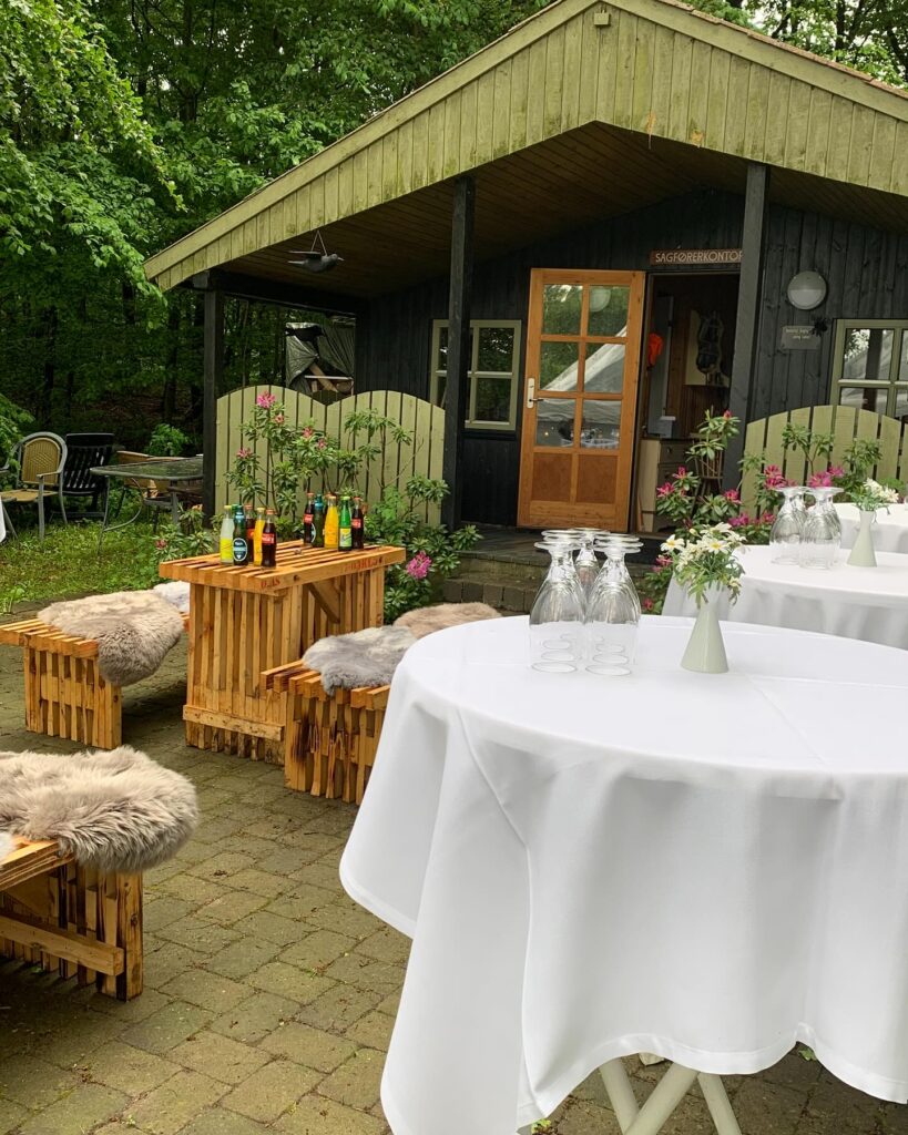 Cafebord trellemøbler vip teltudlejning